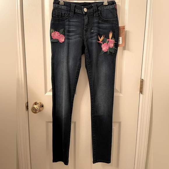 True Religion Medium Wash Paradise Falls Curvy Embroidered Size 27 Skinny Jeans - Picture 3 of 11